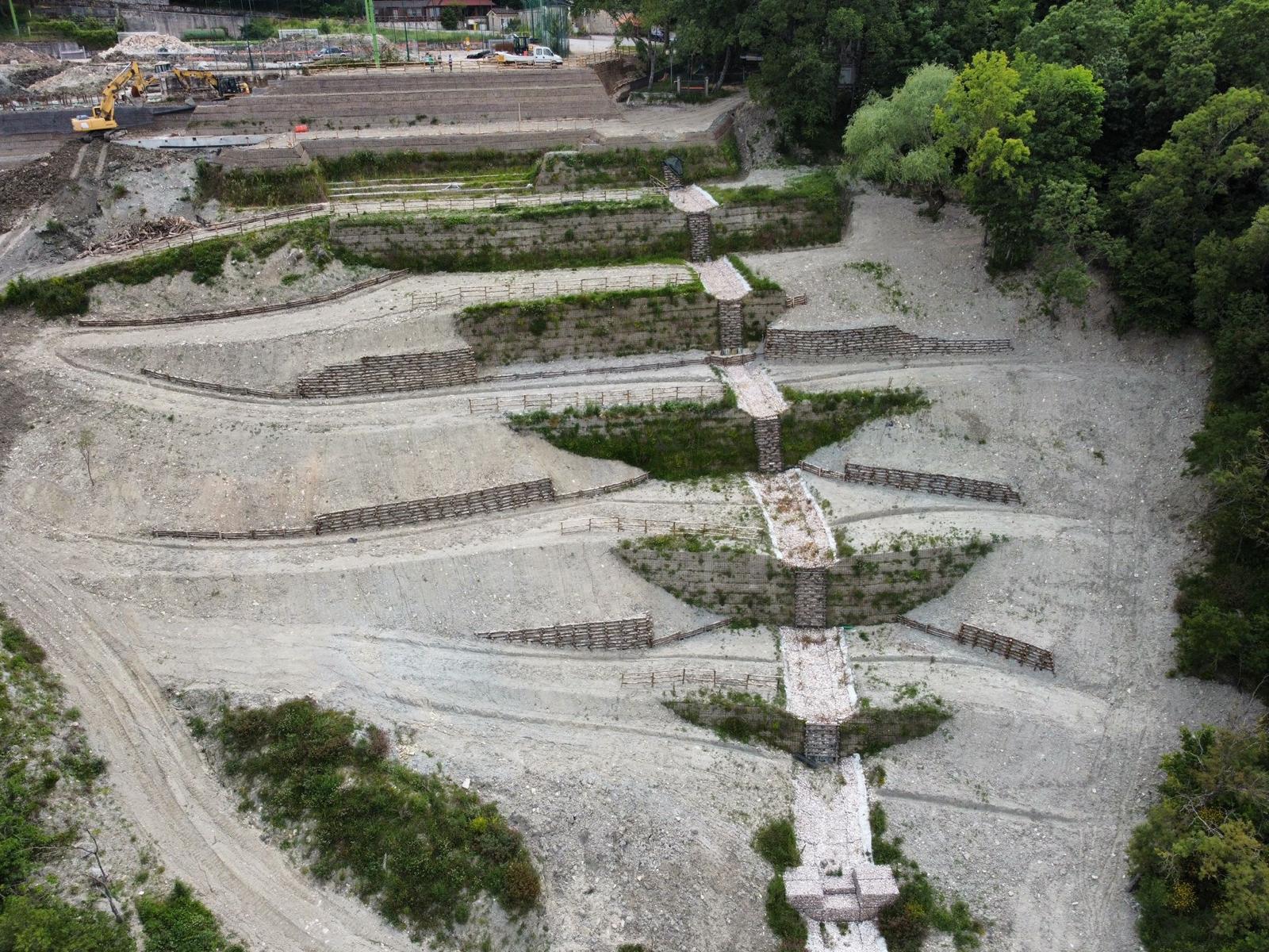 Regimazione idraulica di vallone con briglie in gabbioni